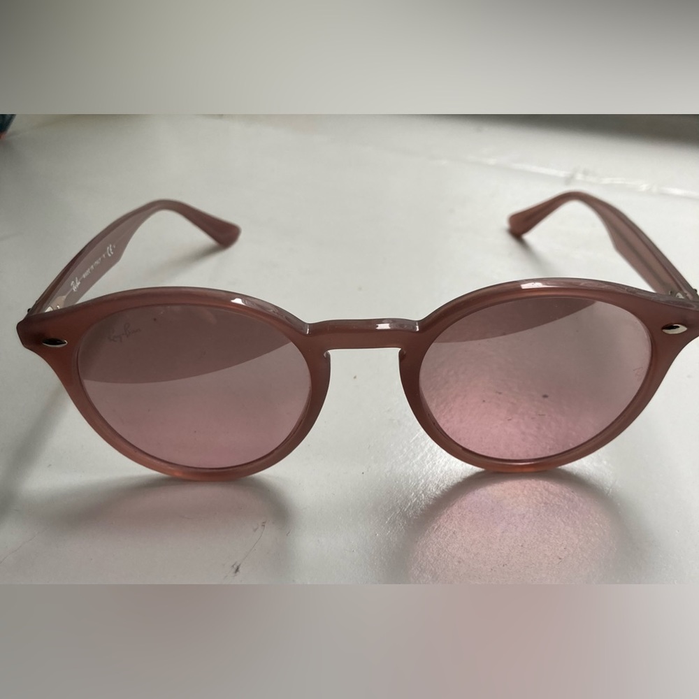 Ray-ban women’s sunglasses # 2180. Perfect condition. Light Brown PINK PURPLE